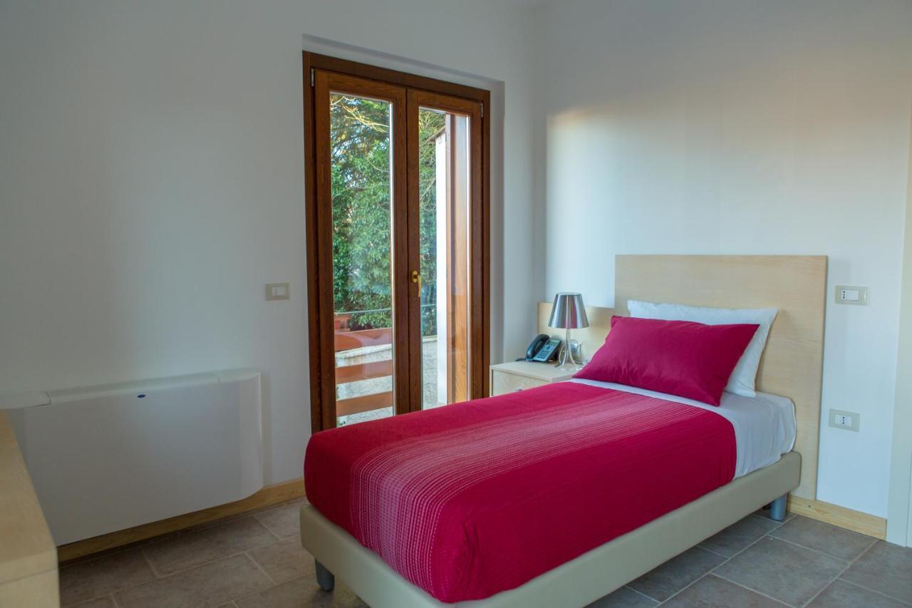 Il Moscardino Country Resort Serra San Bruno Exteriör bild